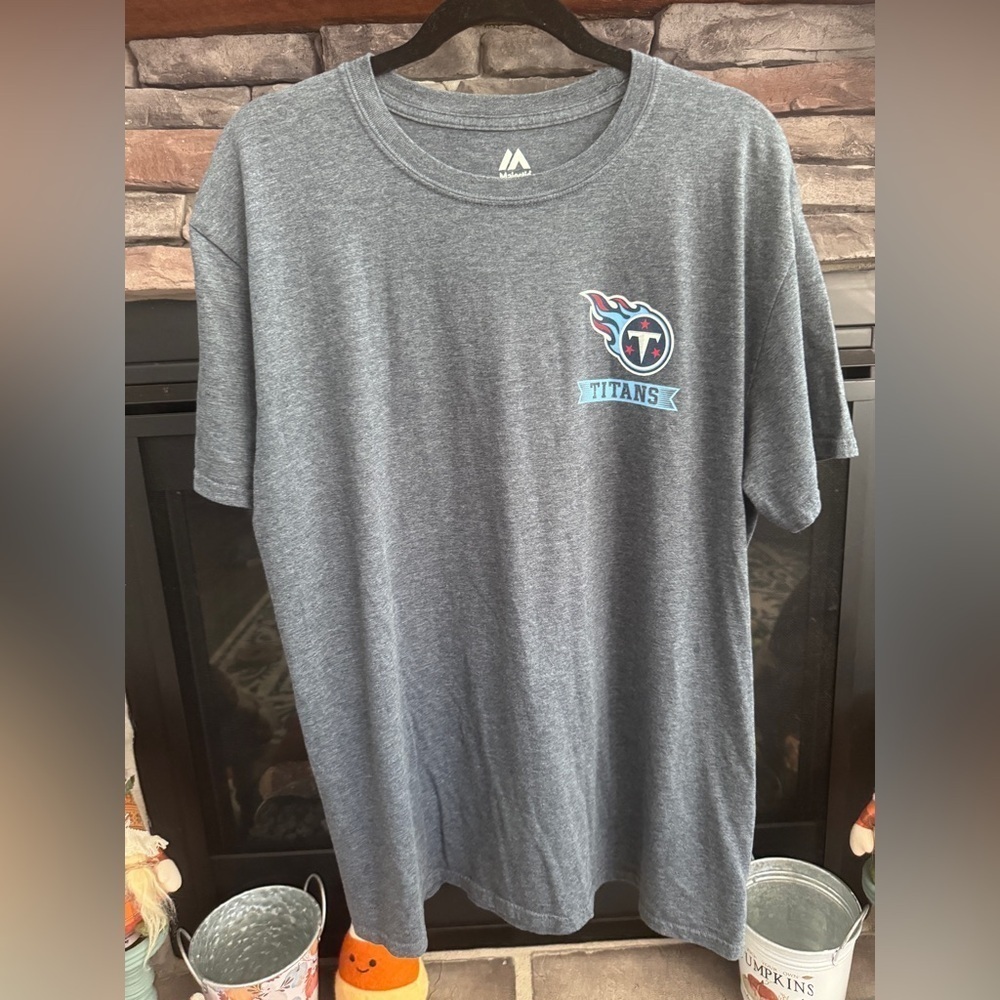 Majestic Gray Titans Emblem Tee Size XL